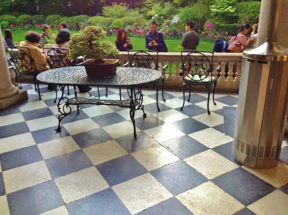 オランダ大使公邸を見学 咲き乱れるチューリップ 13日 5 オランダ大使公邸を見学 咲き乱れるチューリップ 13日 2013年4月13日