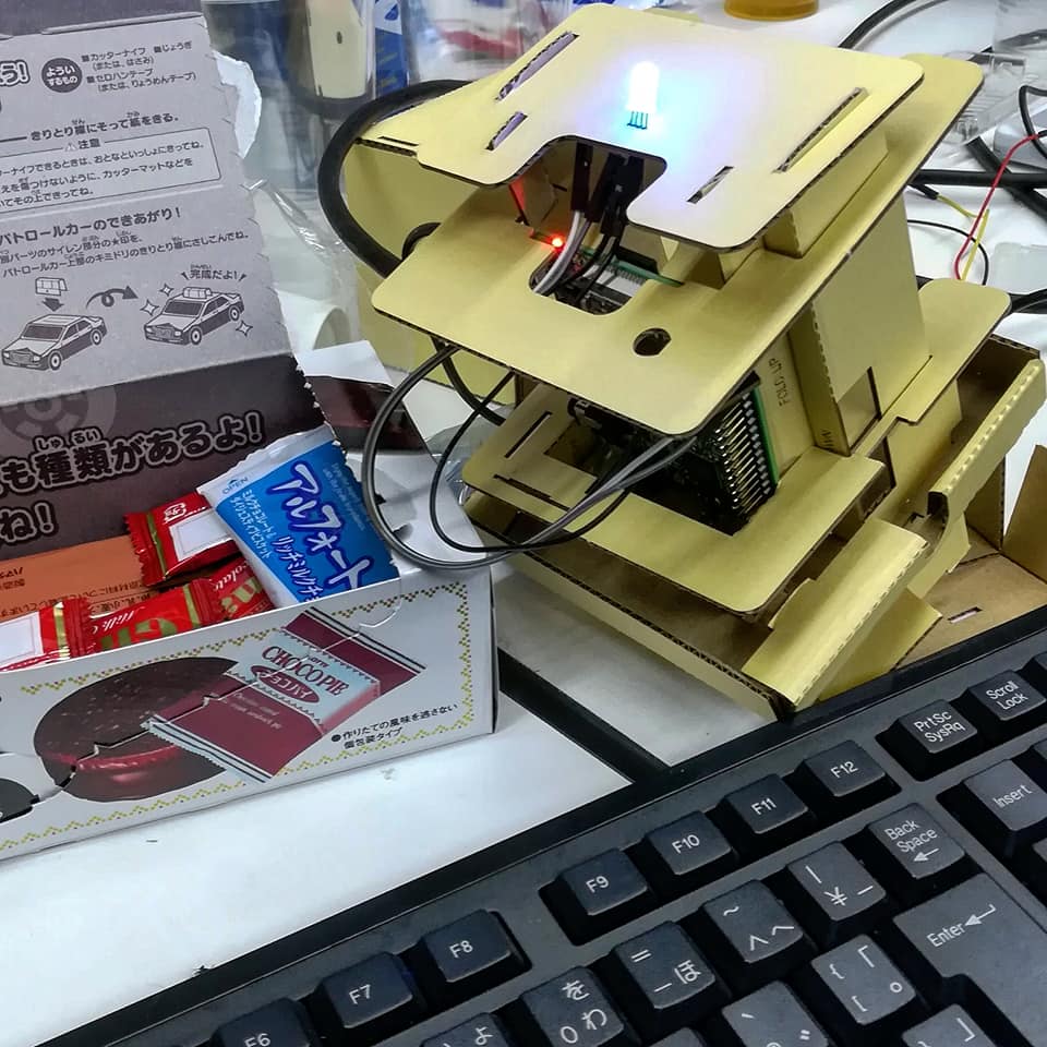 cardboard robot ibm tjbotー20181226 2