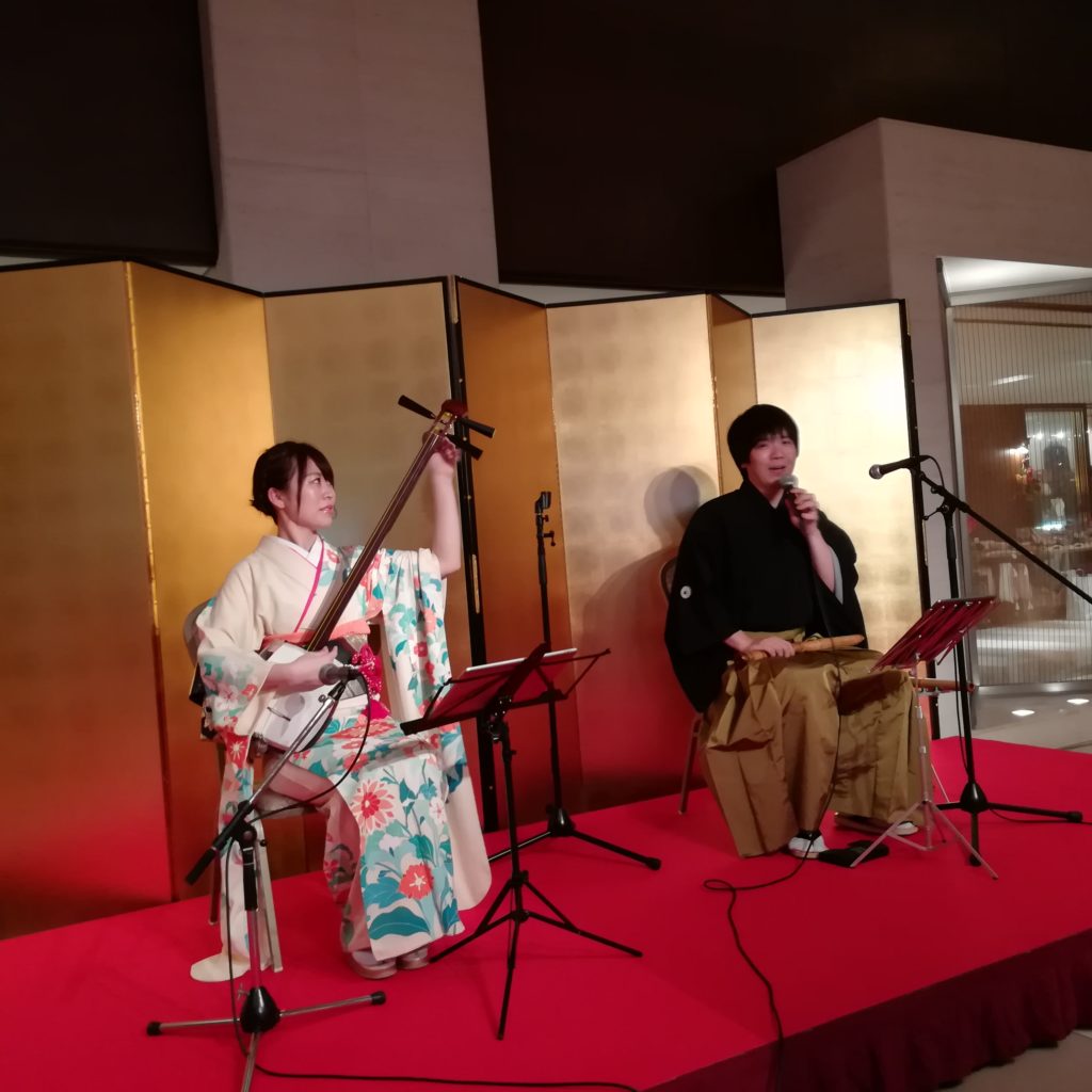 2020年新春早々、津軽三味線 佐藤史織さん 尺八 加藤泰山さん の演奏を ナゴヤキャッスル ロビーで聴きました