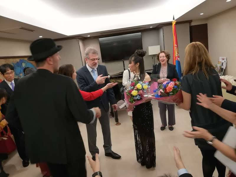 セルビア大使ネナド・グリシッチさんとAISA Ijiri さん  2019年11月1日