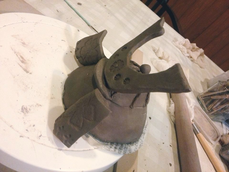 5月端午の節句向け「兜の形の蓋つきの小鉢」を陶芸で作成 2016年2月26日
