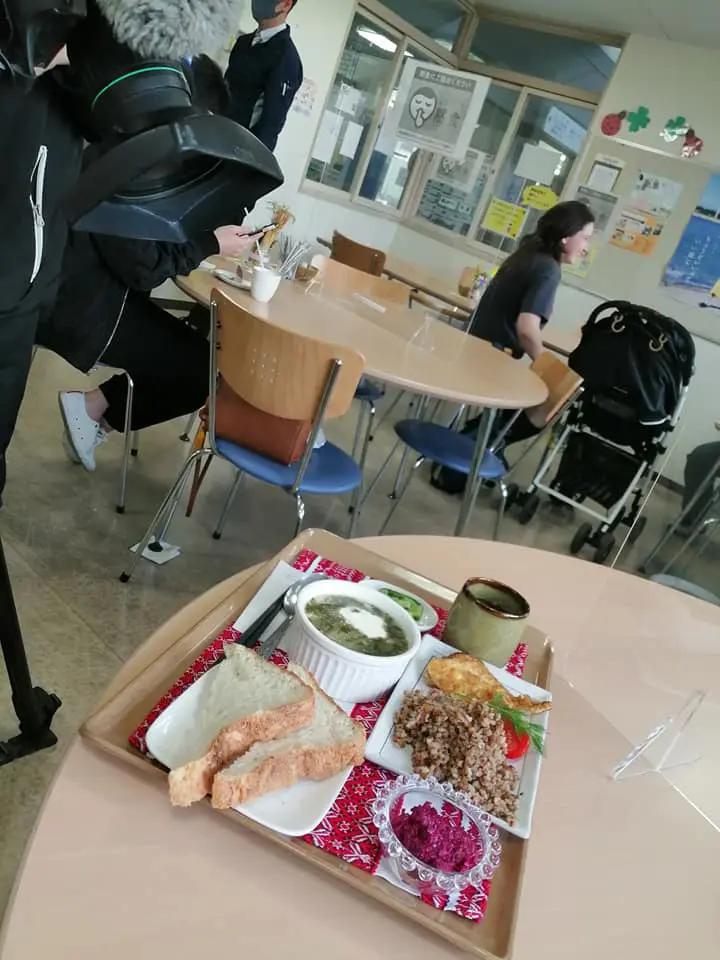 ウクライナ家庭料理グリーン・ボルシチが700円で ua-mama 2021年4月21日